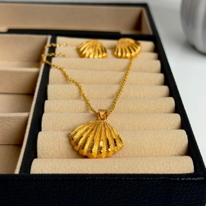 Gold Shell Jewelry Set